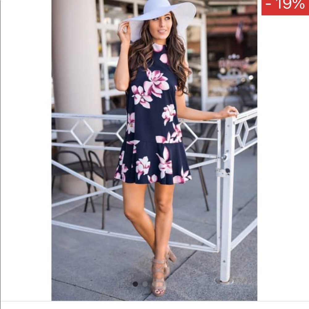 🌸NWT Floral Ruffle Self Tie Dress🌸